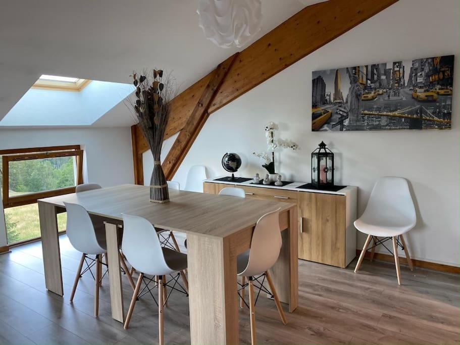 Appartement Lumineux Avec Vue Sur Les Montagnes Morbier Esterno foto